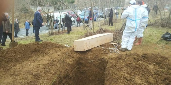 Yurt dışında koronadan ölen kişinin cenazesi Türkiye'de karıştı