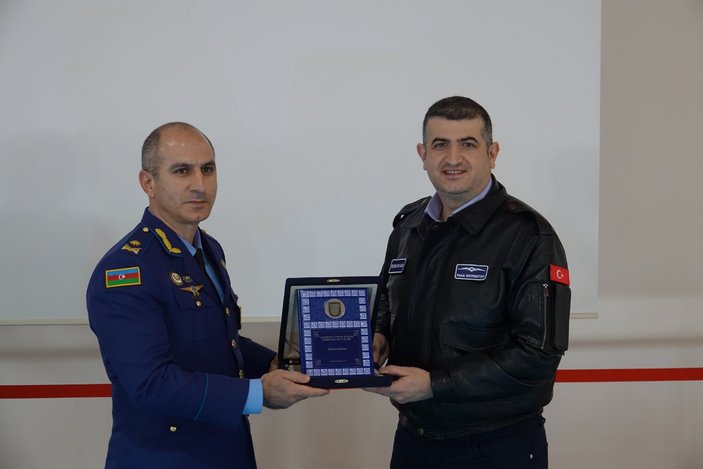 Azerbaycan askerleri, Bayraktar TB2 SİHA Operatörlüğü eğitimini tamamladı