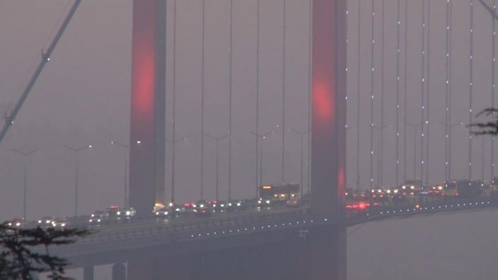 İstanbul Boğazı'nda deniz ulaşımına sis engeli