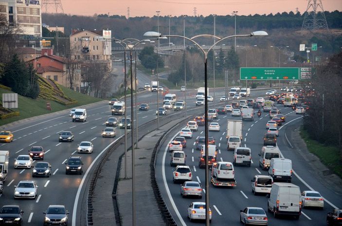 İstanbul'da kısıtlama öncesi trafik yoğunluğu