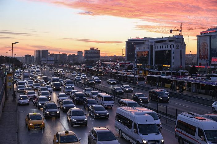 İstanbul'da kısıtlama öncesi trafik yoğunluğu