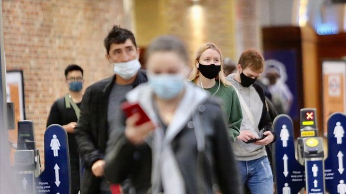 İngiltere’de son 24 saatte koronavirüsten 828 ölüm
