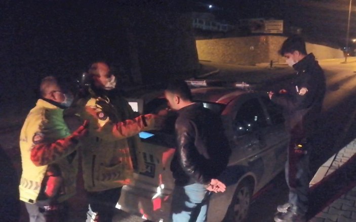 Kocaeli'de takla atan araçtan çıkan iki kişiye ceza