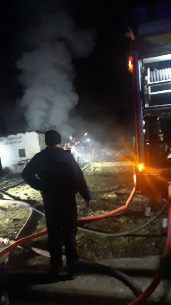 i Ankara'da, koyunları yanan Ayşe Teyze'nin gözyaşları sel oldu