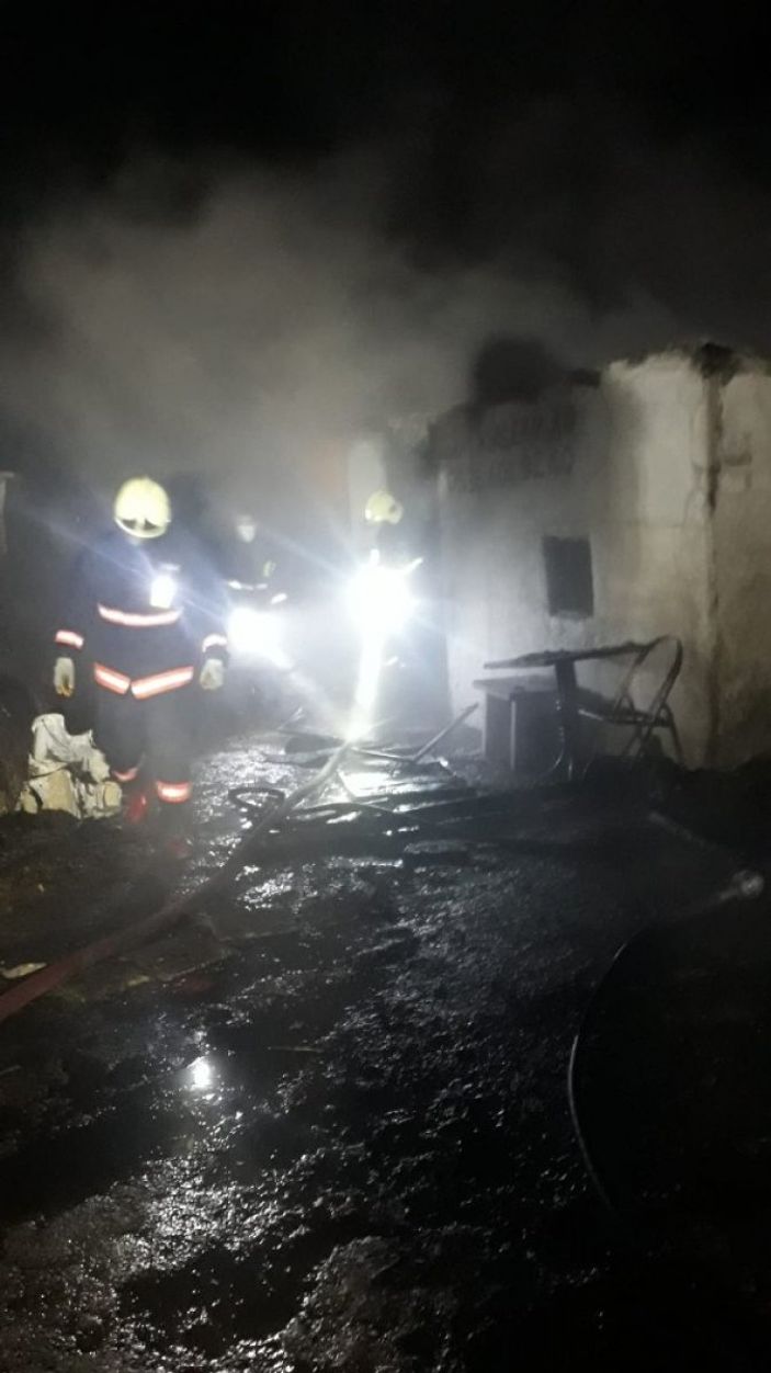 i Ankara'da, koyunları yanan Ayşe Teyze'nin gözyaşları sel oldu