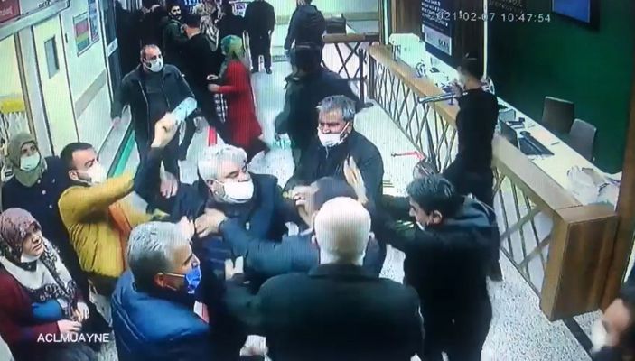 İ Gaziantep'ta hasta yakınları, sağlık çalışanlarına saldırdı