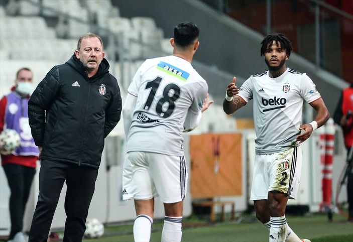 a 10 kişi kalan Beşiktaş, Konyaspor'u mağlup etti