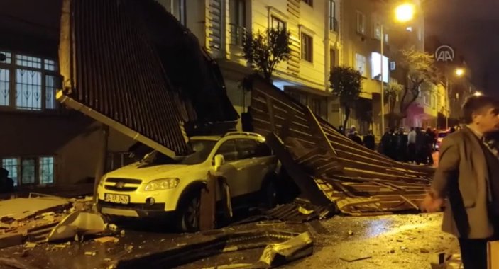 İstanbul'da fırtına etkisini gösteriyor