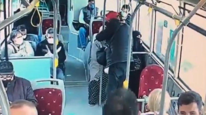 İzmir'de otobüste çarşaflı kadına çirkin saldırının görüntüleri ortaya çıktı