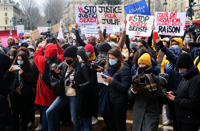 Mahkemenin tecavüz kararına tepki: Fransa sokağa döküldü