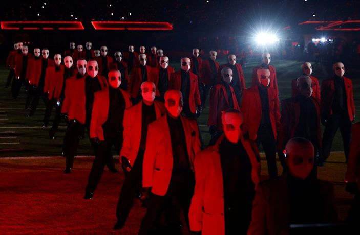 r Super Bowl'da korona önlemleri unutuldu