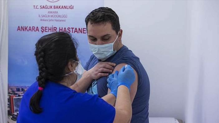 Alman basını: Türkiye'de aşı karmaşasından eser yok