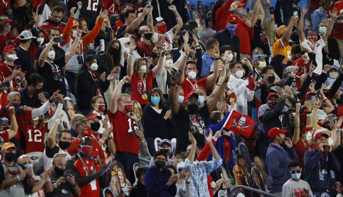 r Super Bowl'da korona önlemleri unutuldu