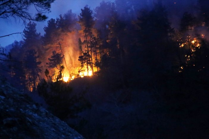 Kastamonu'daki yangın, evlere sıçradı