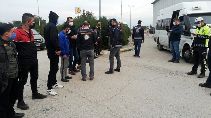 Osmaniye'de, durdurulan şüpheli araçtan 10 mülteci çıktı