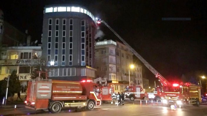 Aksaray'da intihar etmek isteyen kişi hem kendini hem oteli yaktı