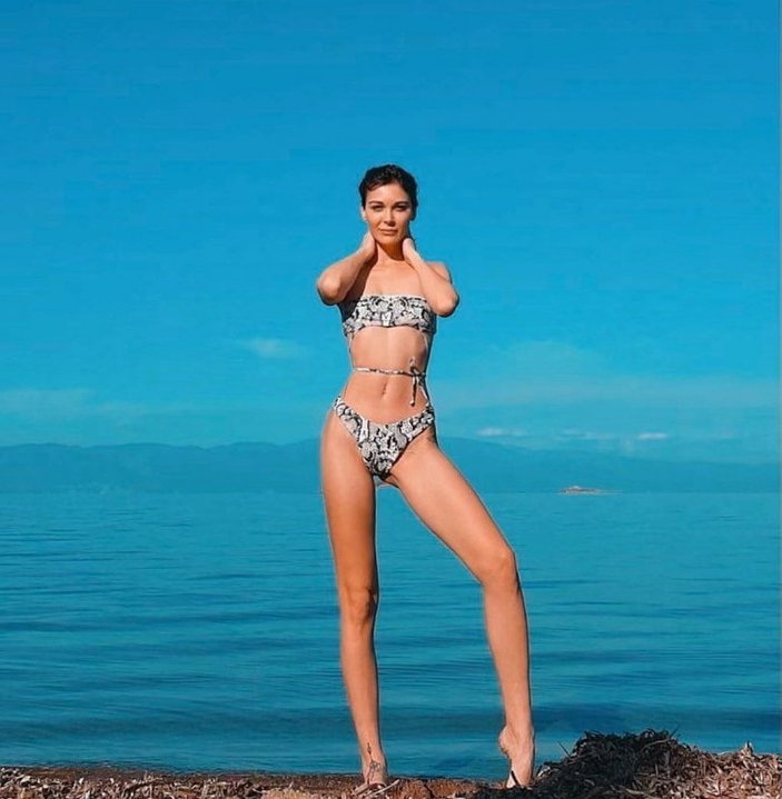 Sevcan Yaşar'dan bikinili pozlar