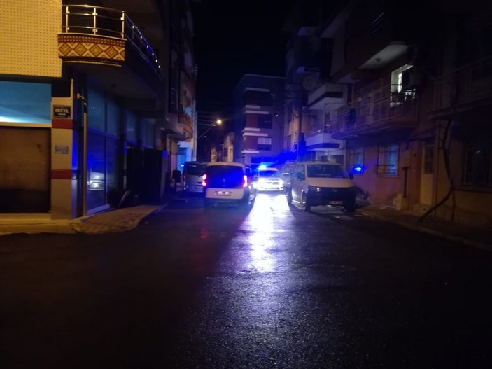 İzmir'de çıkan silahlı kavgalarda, 1'i ağır 2 kişi yaralandı