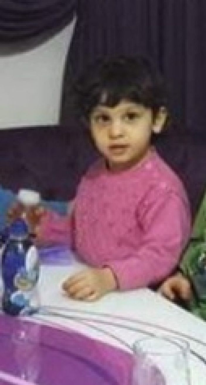 Kocaeli'de 6 yaşındaki kız çocuğu çöp kamyonunun altında kaldı