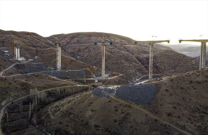 a Türkiye'nin en yüksek ayaklı viyadüğü: Eğiste