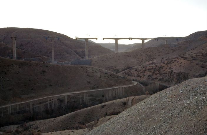 a Türkiye'nin en yüksek ayaklı viyadüğü: Eğiste