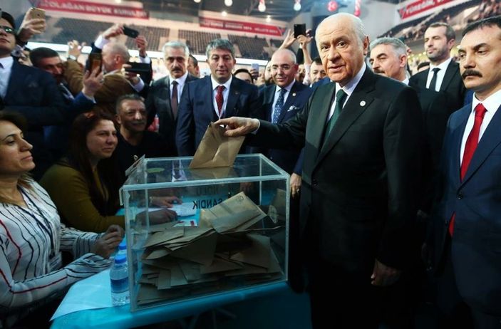 Devlet Bahçeli, genel başkanlık adaylığını duyurdu