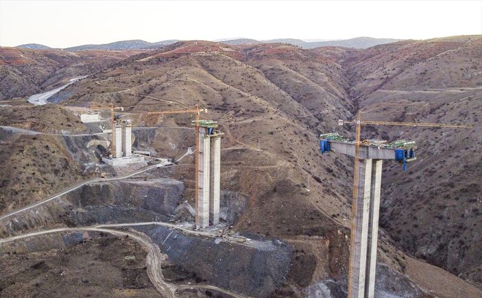 Türkiye'nin en yüksek ayaklı viyadüğü: Eğiste