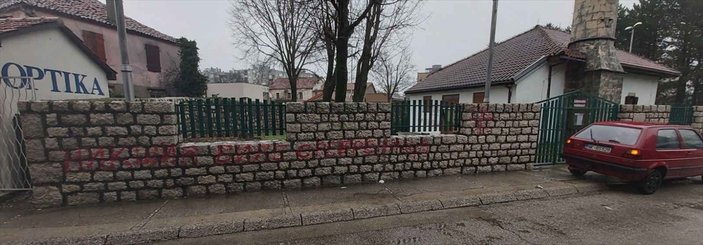 Karadağ'daki iki camiye ırkçı saldırı