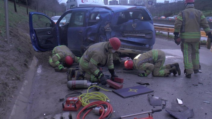 Pendik'te, aracını tamir etmek için durduran adam kazaya kurban gitti