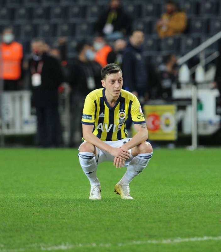 Maç sonu Mesut Özil'in üzüntüsü