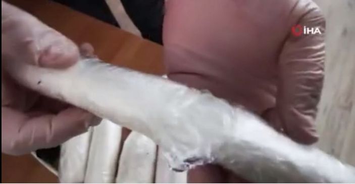 Antalya'da kargoya verilen blender cihazından 1 kilo uyuşturucu çıktı