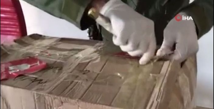 Antalya'da kargoya verilen blender cihazından 1 kilo uyuşturucu çıktı