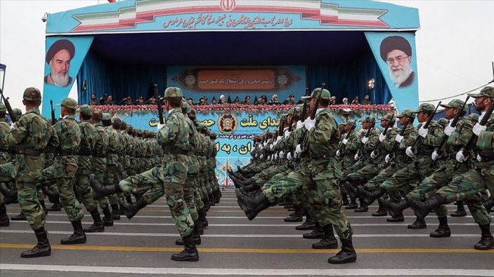 İran, ülkenin güneybatısında askeri tatbikat başlattı