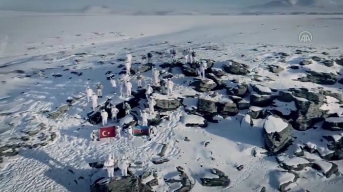 Türk Silahlı Kuvvetleri'nin komando marşlı kış tatbikatı