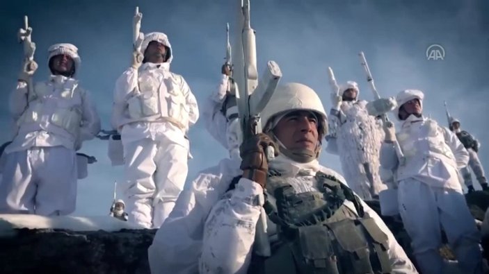 Türk Silahlı Kuvvetleri'nin komando marşlı kış tatbikatı