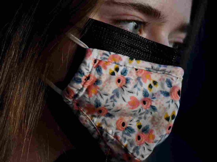 Çift maskenin, koronavirüse karşı daha fazla koruduğu ortaya çıktı