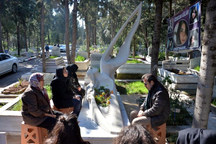 d Türkiye, Mersin'de 6 yıl önce öldürülen Özgecan Aslan’ı unutmadı