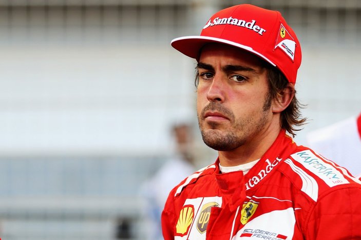 Fernando Alonso kaza geçirdi