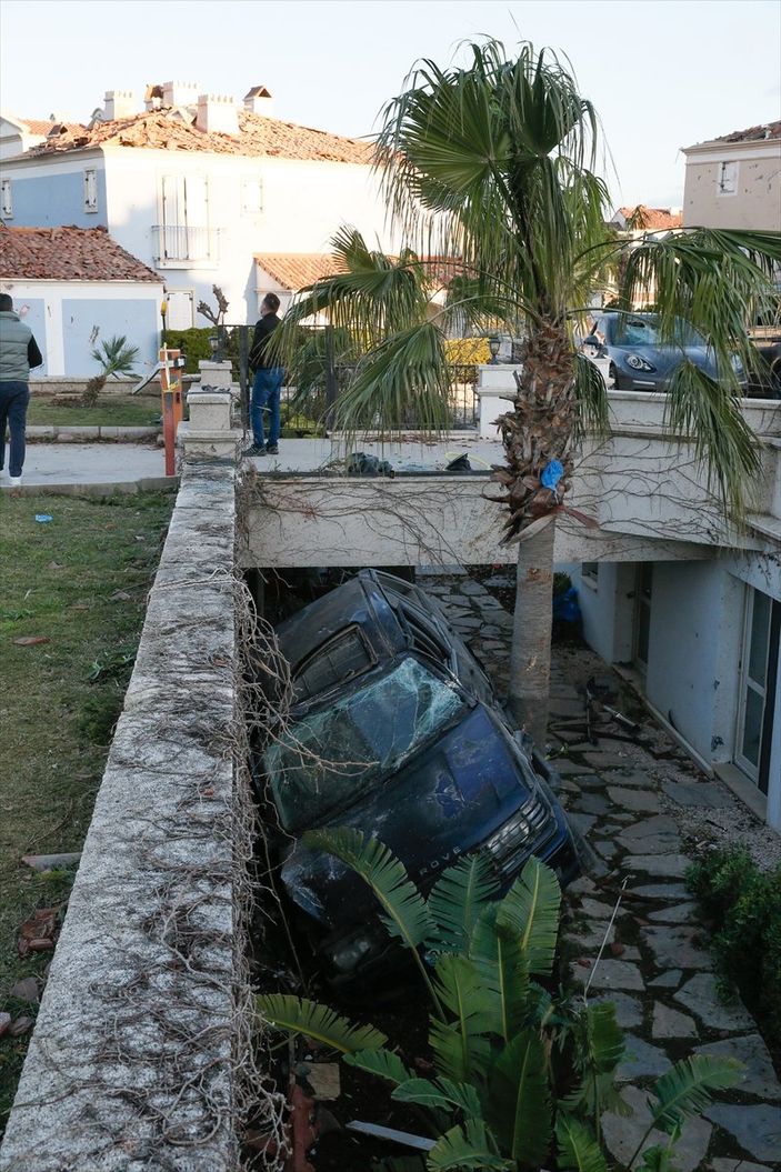 İzmir'de hortumun verdiği hasar gün aydınlanınca ortaya çıktı