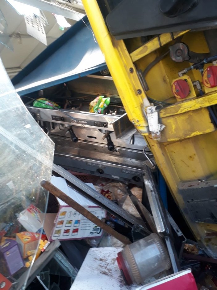 Gaziantep'te halk otobüsü iş yerine daldı: 1 ölü