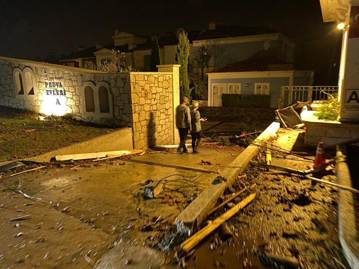 İzmir'de hortum felaketi