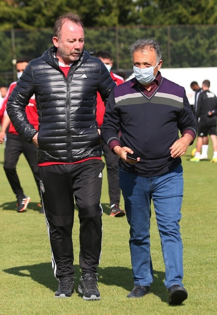 Sergen Yalçın'dan Ahmet Nur Çebi'ye sözleşme eleştirisi