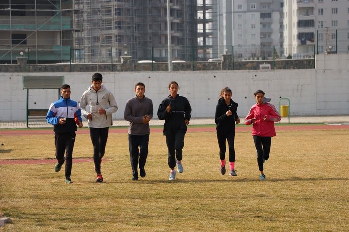 a Gaziantepli genç atlet, babasına verdiği sözü tutarak rekor kırdı