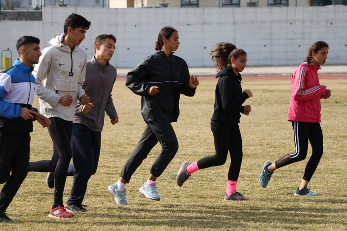 a Gaziantepli genç atlet, babasına verdiği sözü tutarak rekor kırdı
