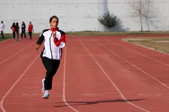a Gaziantepli genç atlet, babasına verdiği sözü tutarak rekor kırdı