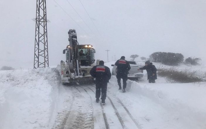 Çanakkale'de çiftlik evinde mahsur kaldı