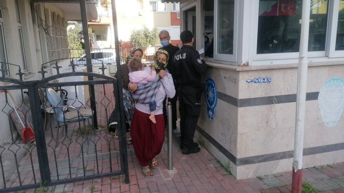 Antalya'da bebekle polise yakalanan dilencilere 16 bin lira ceza