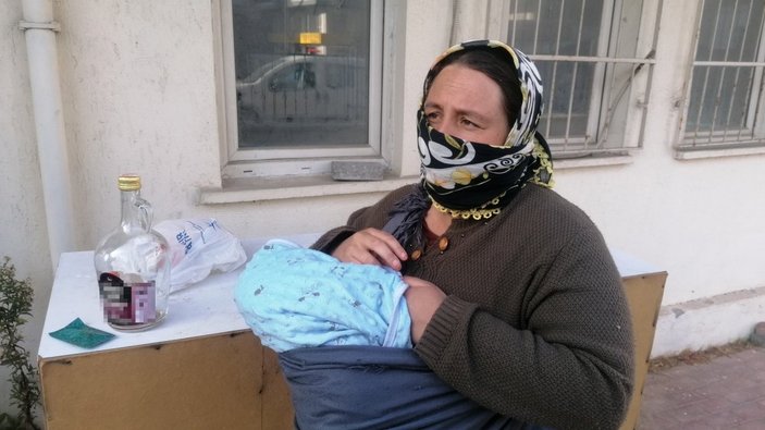Antalya'da bebekle polise yakalanan dilencilere 16 bin lira ceza