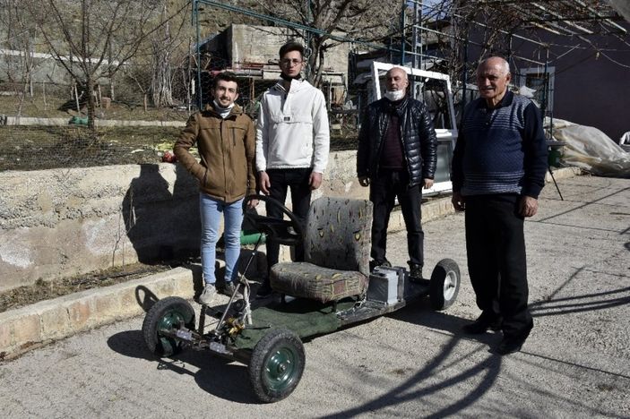 i Üç genç tek kişilik araç yaptı