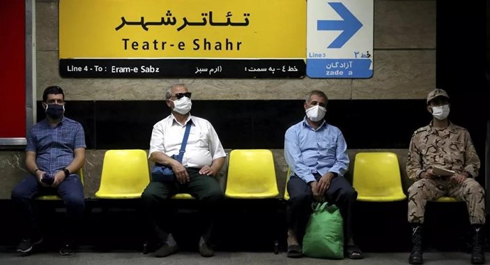 İran Sağlık Bakanı: Mutasyonlu virüs neredeyse tüm ülkeye yayıldı